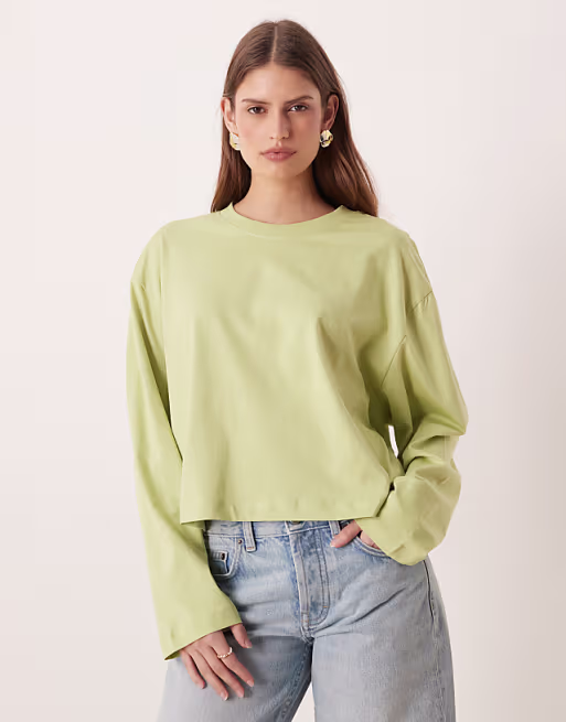 Asclario DESIGN long sleeve boxy cropped t-shirt in olive